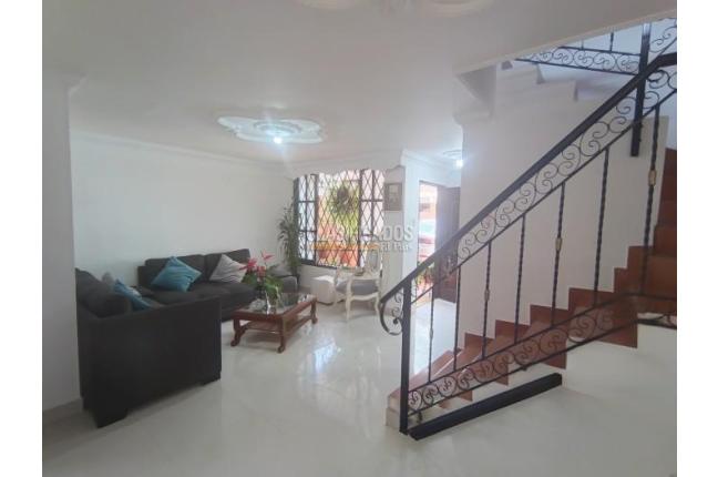 Casas, Alquiler, El Refugio - $2.400.000