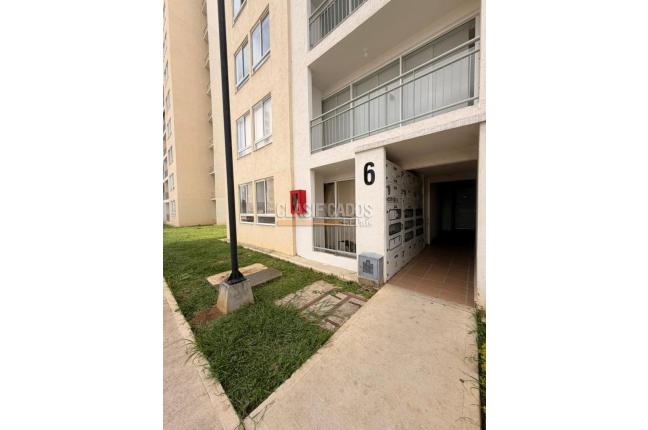 Apartamentos, Venta en Valle del Lili