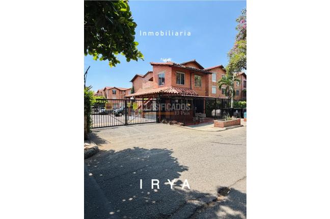 Casas, Venta en Reservas del Lili