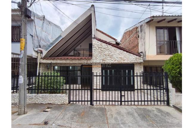 Casas, Venta, Primero de Mayo - $650.000.000