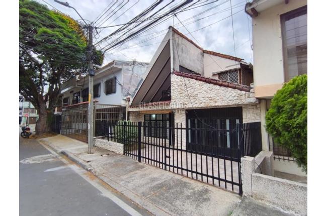 Casas, Venta, Primero de Mayo - $650.000.000