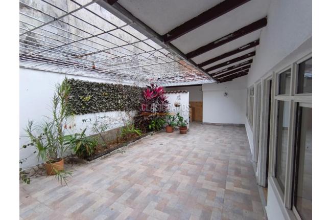 Casas, Venta, Primero de Mayo - $650.000.000