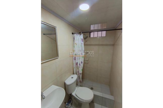 Casas, Venta, Primero de Mayo - $650.000.000
