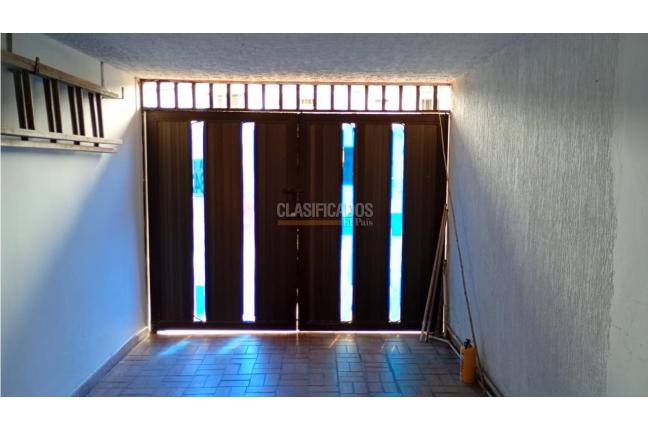 Casas, Alquiler, La Merced - $2.200.000