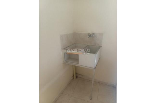 Apartaestudios, Alquiler, Las Delicias - $700.000