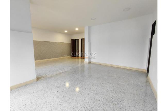 Locales y Bodegas, Alquiler, Granada - $3.250.000