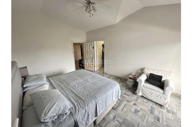 Casas, Alquiler, Miraflores - $33.000.000