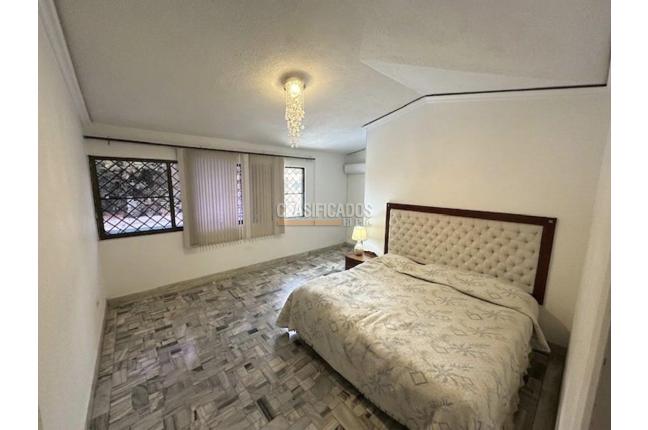 Casas, Alquiler, Miraflores - $33.000.000