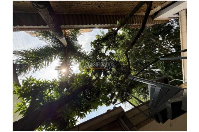 Casas, Venta, Granada - $1.500.000.000