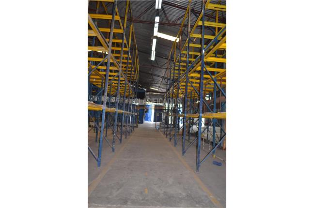 Locales y Bodegas, Alquiler en Flora Industrial