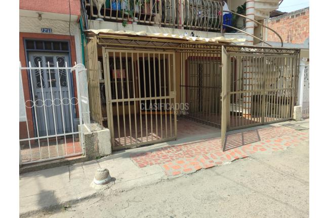 Casas, Venta, 7 de Agosto - $680.000.000