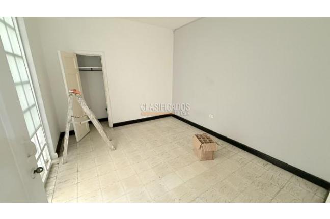 Casas, Alquiler, Granada - $4.300.000