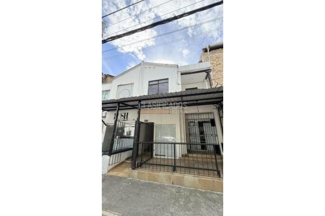Casas, Alquiler, Granada - $4.300.000