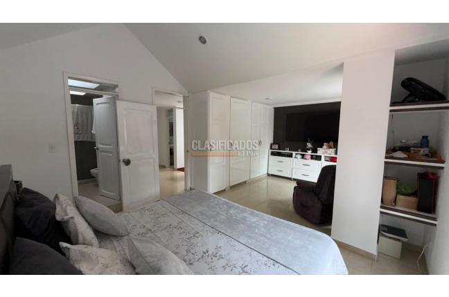 Casas, Venta, Guadalupe - $700.000.000