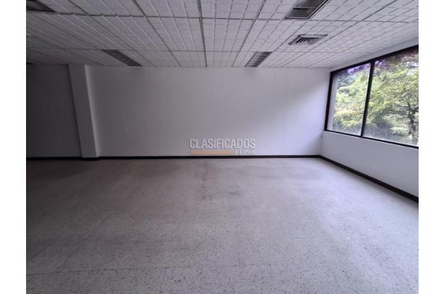 Oficinas y Consultorios, Venta en La Flora
