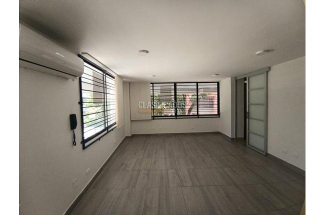 Oficinas y Consultorios, Alquiler en Centenario