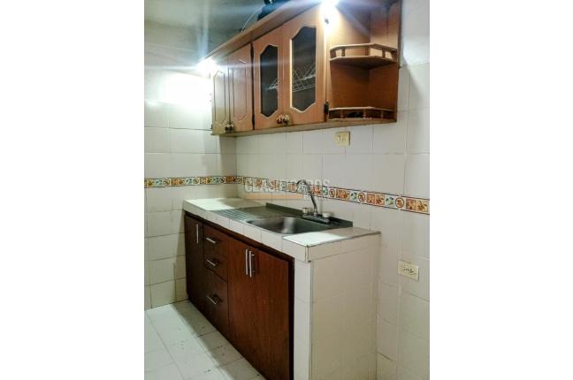Casas, Alquiler en Villa del Prado