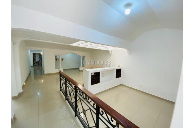 Casas, Alquiler, La Flora - $5.900.000