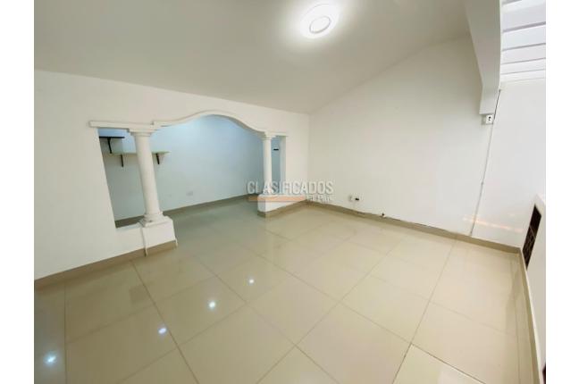 Casas, Alquiler, La Flora - $5.900.000