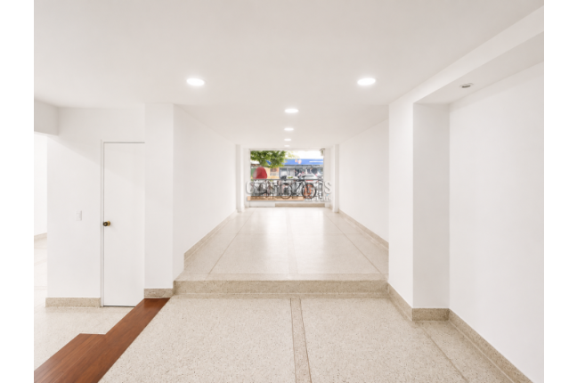 Locales y Bodegas, Alquiler, Versalles - $4.000.000