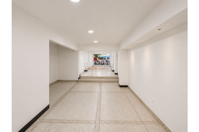 Locales y Bodegas, Alquiler, Versalles - $4.000.000