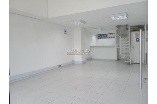 Locales y Bodegas, Alquiler, Multicentro - $4.300.000