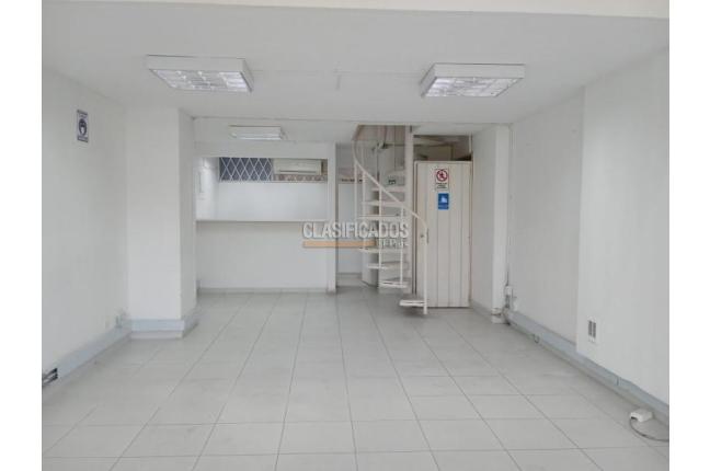 Locales y Bodegas, Alquiler, Multicentro - $4.300.000