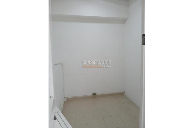 Locales y Bodegas, Alquiler, Multicentro - $4.300.000