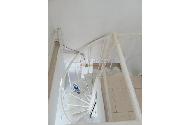 Locales y Bodegas, Alquiler, Multicentro - $4.300.000