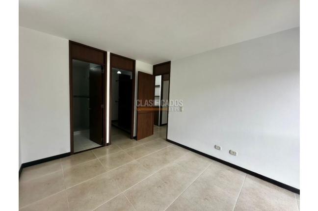 Apartamentos, Alquiler, La Hacienda - $2.100.000