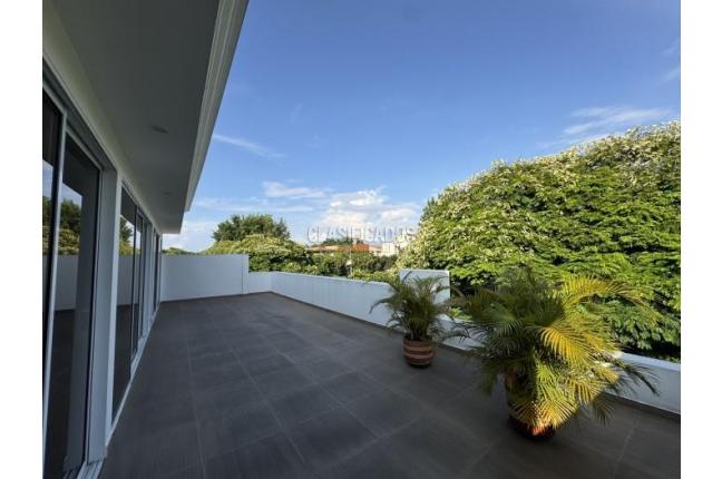 Casas, Venta en La Flora