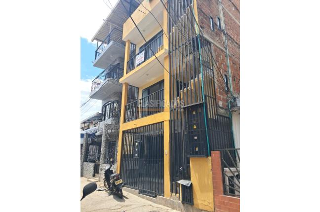 Apartamentos, Alquiler, Quintas de Salomia - $800.000