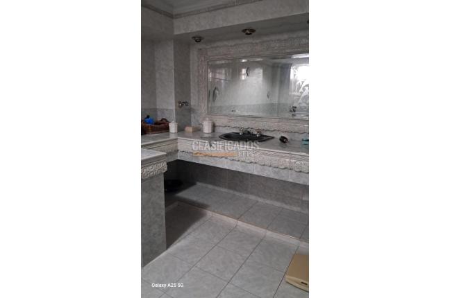 Apartamentos, Venta en Santa Mónica Residencial