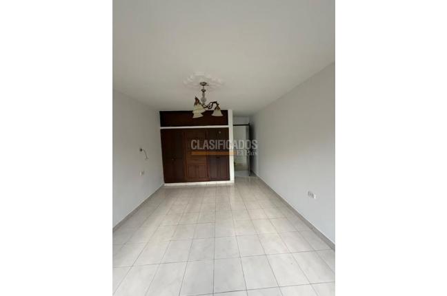 Apartamentos, Alquiler, Primero de Mayo - $2.900.000