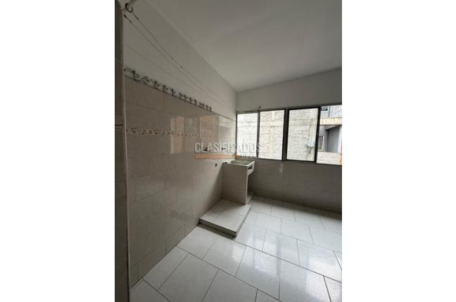 Apartamentos, Alquiler, Primero de Mayo - $2.900.000