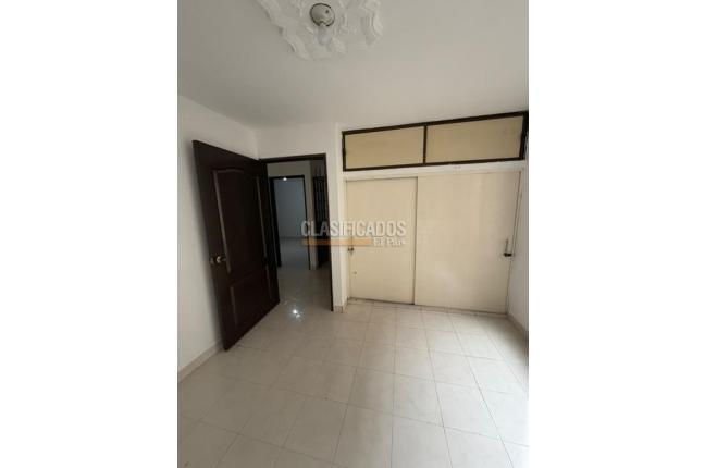 Apartamentos, Alquiler, Primero de Mayo - $2.900.000