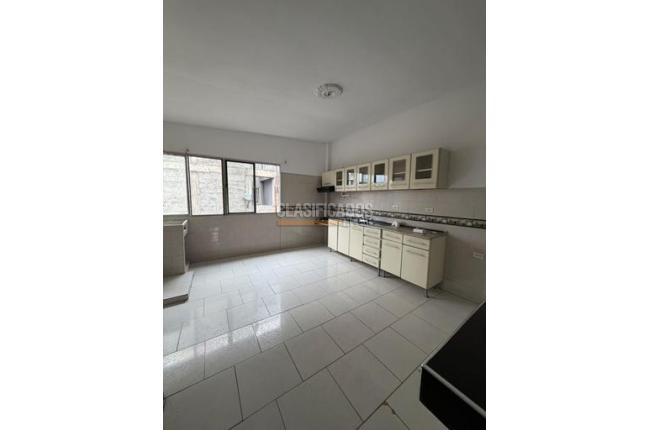 Apartamentos, Alquiler, Primero de Mayo - $2.900.000