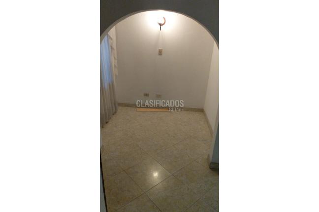 Casas, Alquiler, Álamos - $1.950.000