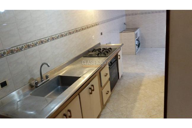 Casas, Alquiler, Álamos - $1.950.000
