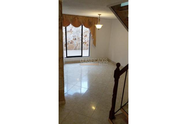 Casas, Alquiler, Álamos - $1.950.000