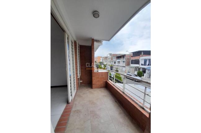 Casas, Alquiler, Calicanto - $2.900.000