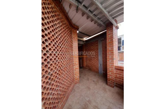 Casas, Alquiler, Calicanto - $2.900.000