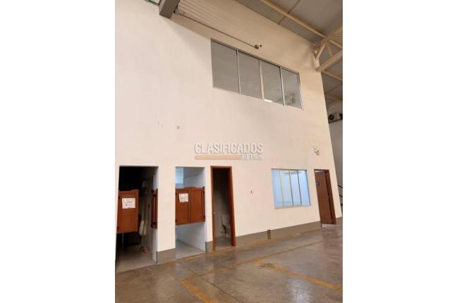 Locales y Bodegas, Alquiler, Evaristo García - $12.000.000
