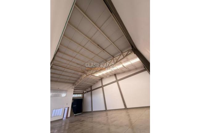 Locales y Bodegas, Alquiler, Evaristo García - $12.000.000