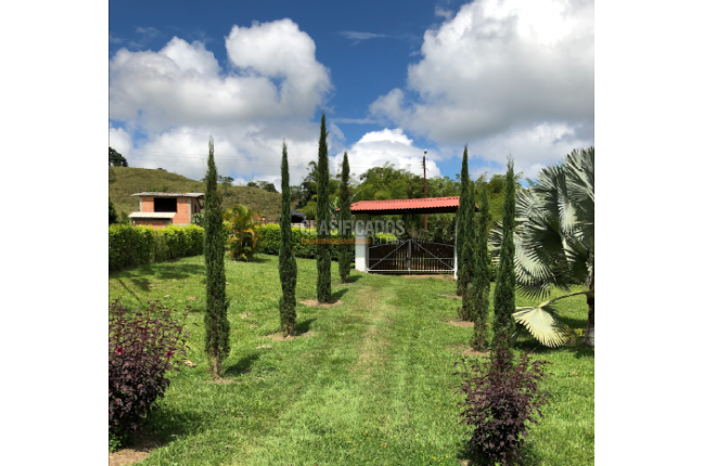Fincas y Casas Campestres, Venta en Restrepo