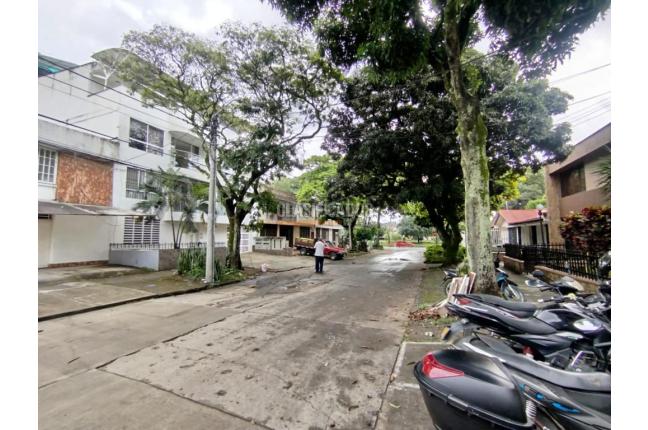 Oficinas y Consultorios, Alquiler, La Flora - $5.500.000