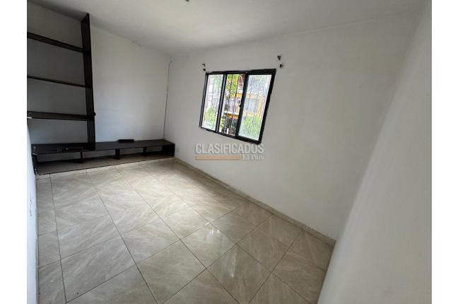 Casas, Alquiler, San Judas - $900.000