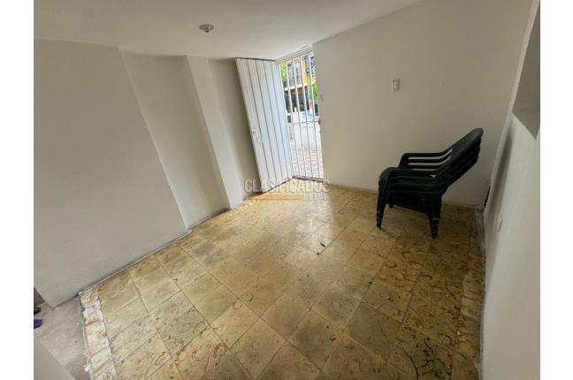 Casas, Alquiler, San Judas - $900.000
