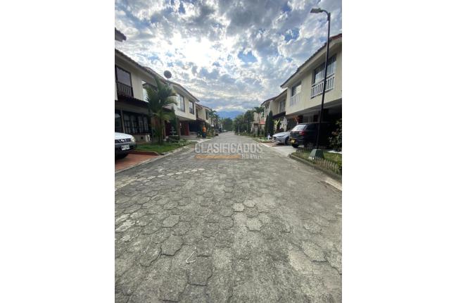Casas, Venta en Las Quintas de Don Simón