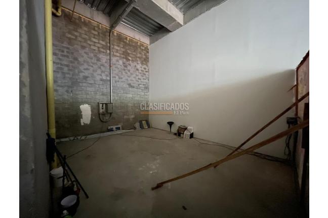 Locales y Bodegas, Alquiler, La Esmeralda - $4.700.000